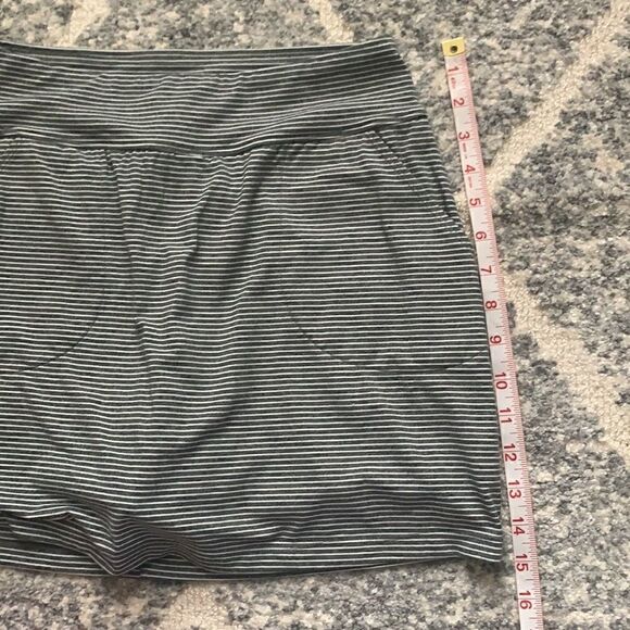 Aventura Gray and White Striped Kineta Skort with Front Pockets Sz XS - Picture 11 of 11